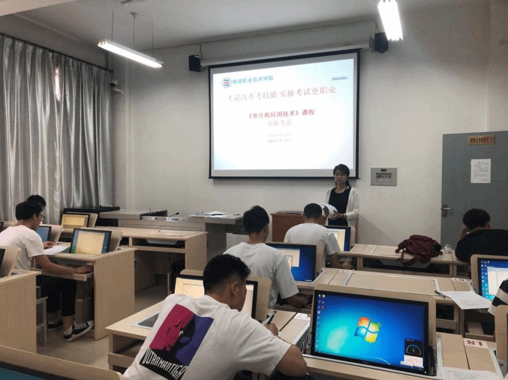 考试改革考技能 实操考试更职业——记《单片机应用技术》课程销售思维情景实战